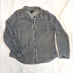 Flowy Black & White Stripped Lightweight Button Up Blouse
